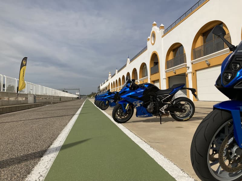 Dunlop SportSmart TT para nueva Suzuki GSX-8R