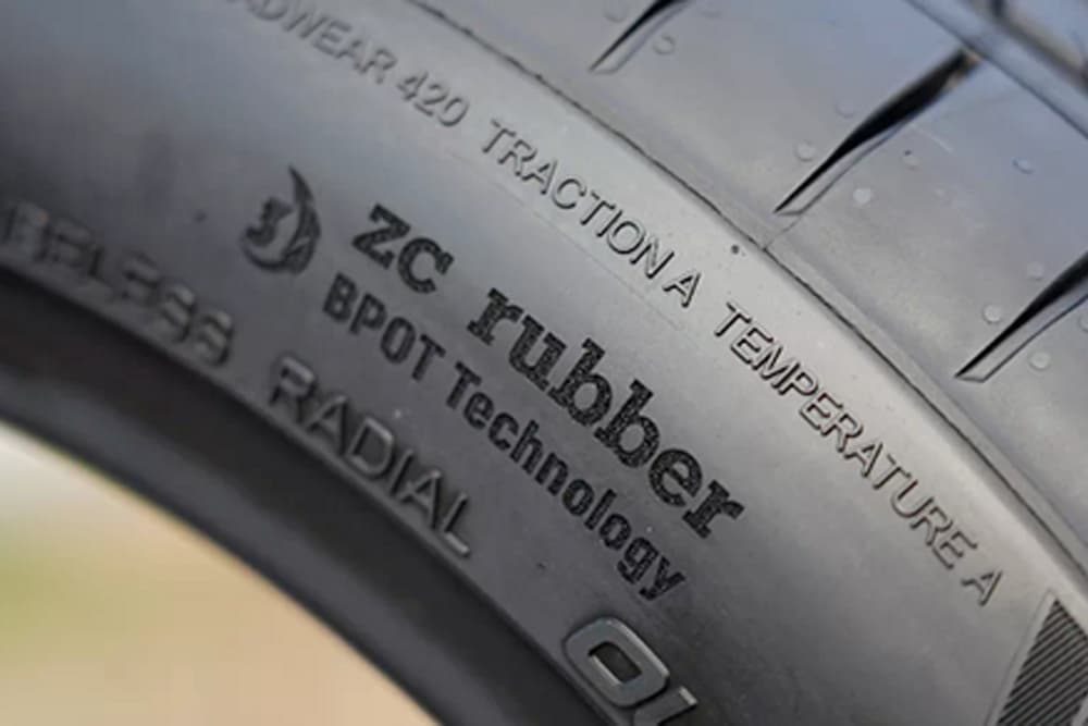 flanco de un neumático ZC Rubber