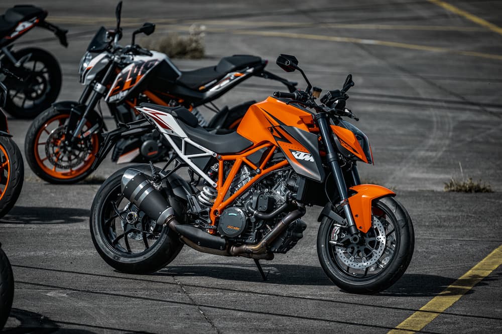 Un modelo de KTM 390 Duke