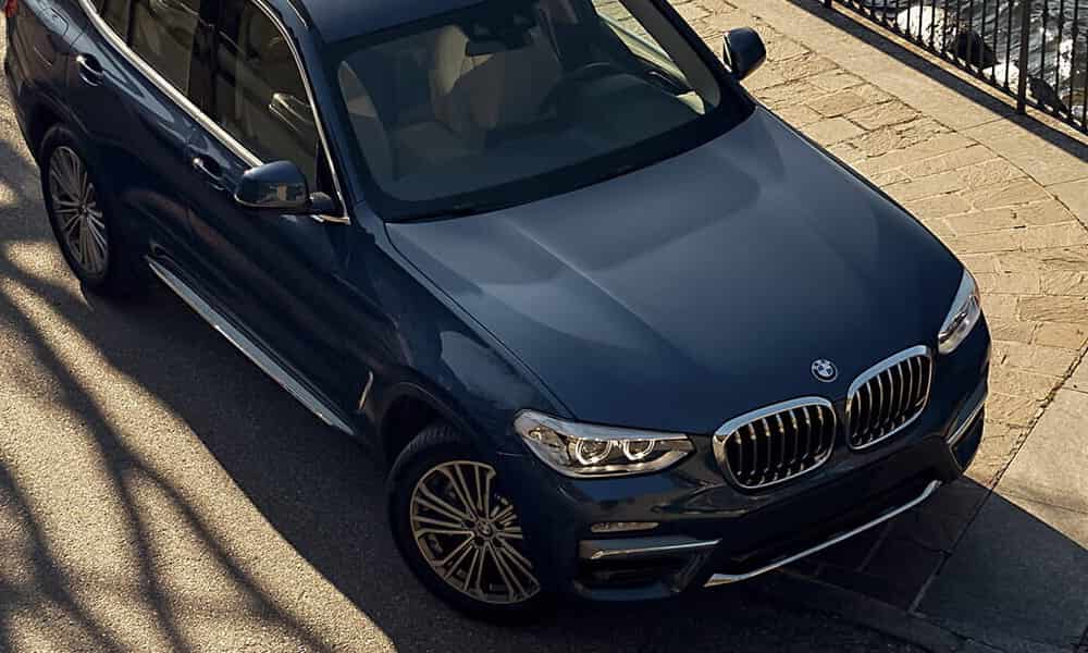 BMW azul con Pirelli Cinturato P7