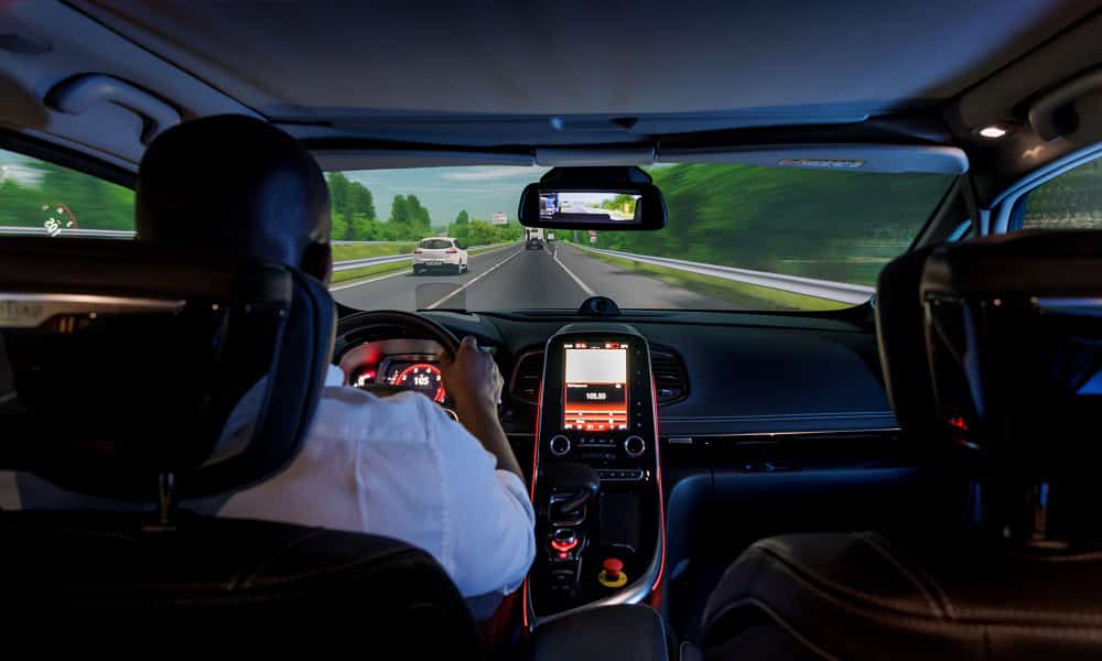 Conductor en un coche SDV