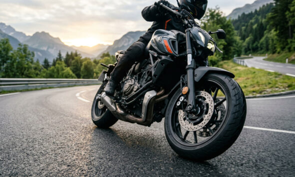 El Dunlop Sportmax GPR-300 ofrece un excelente equilibrio entre agarre, estabilidad y precisión en curvas para motos deportivas y roadsters de media cilindrada. Ideal para conducción sport-turismo en carretera.